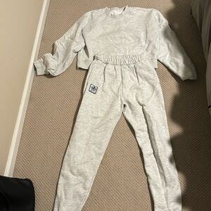 Set active matching grey sweat suite